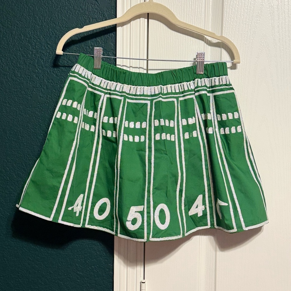 Hard to find in stock - New QOS Green Football Field Skort size M